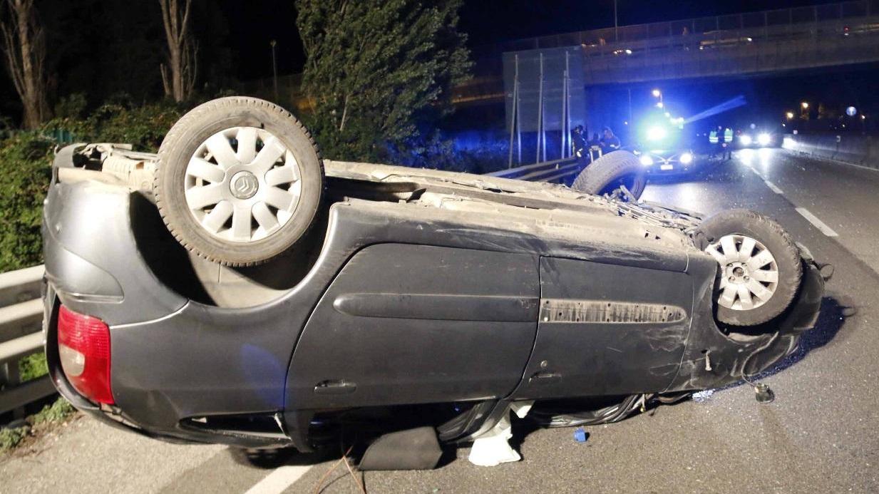 La Citroen ribaltata sulla Variante Aurelia (Repetti Pentafoto)