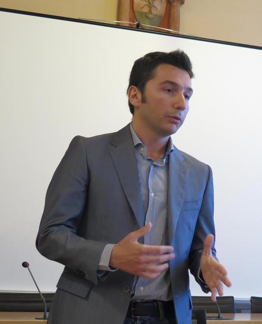 Bufera sul sindaco Mangoni in tv 