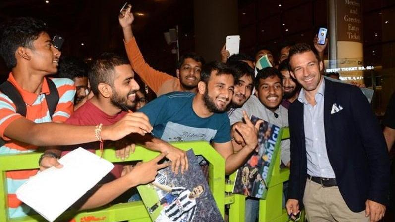 Del Piero testimonial delle nuove Vespa vendute in India