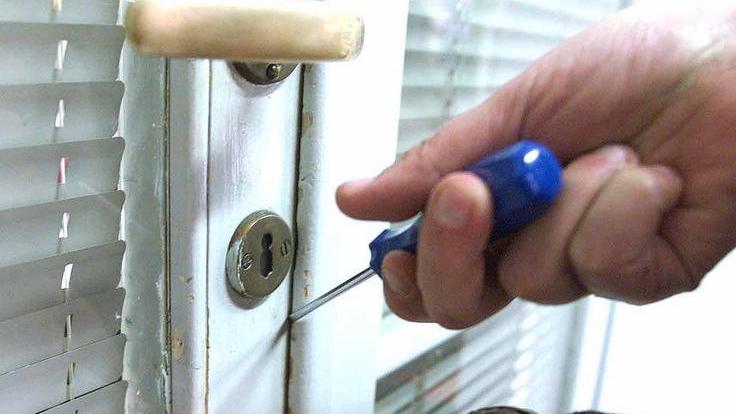 Ladri in fuga a mani vuote Il ristorante era in ferie