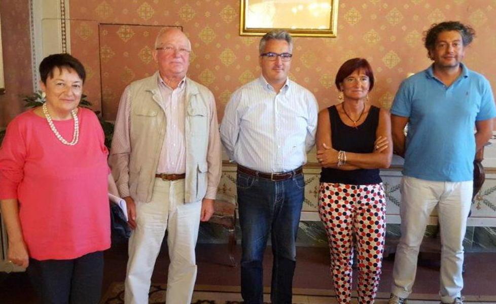 Pavimenti e giardini, nuovo look alle scuole 