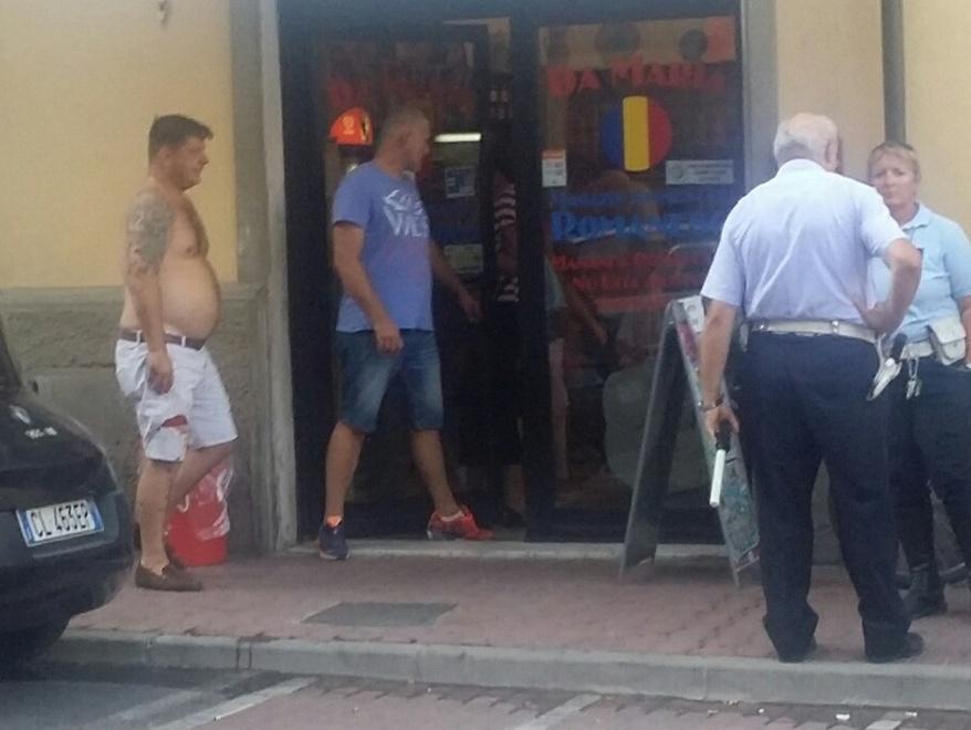 Spedizione punitiva in pieno centro 