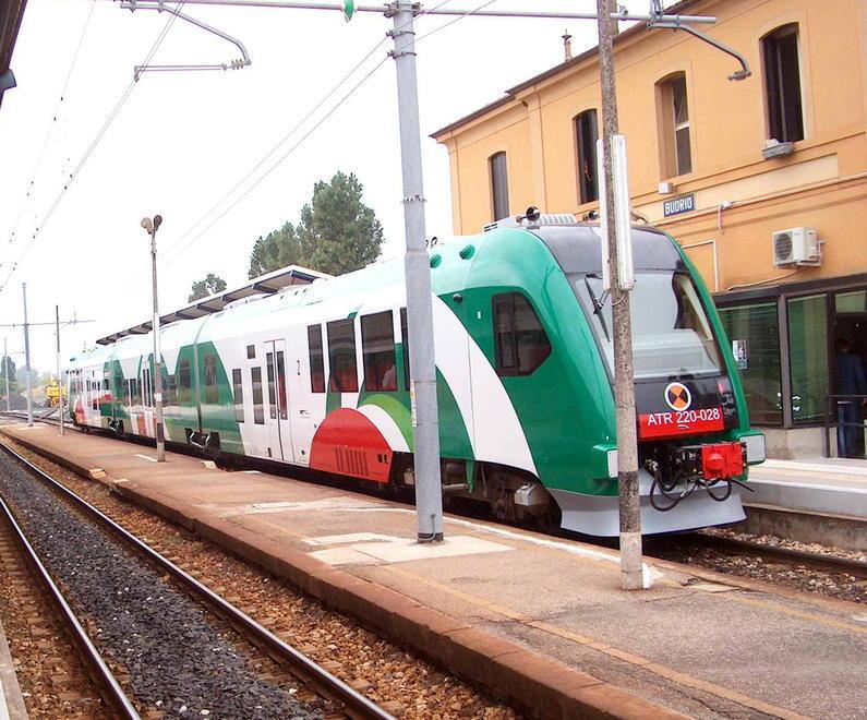 Pacco sospetto, stop al treno 