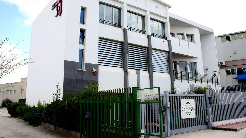 Sassari, il datore di lavoro è ignoto: all’Europol niente stipendi