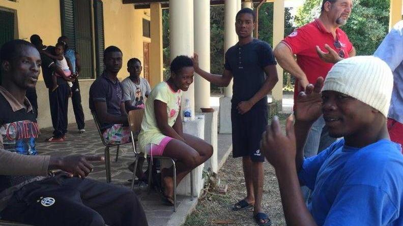 Profughi, dal centro si alza una sola voce «Vogliamo lavorare»