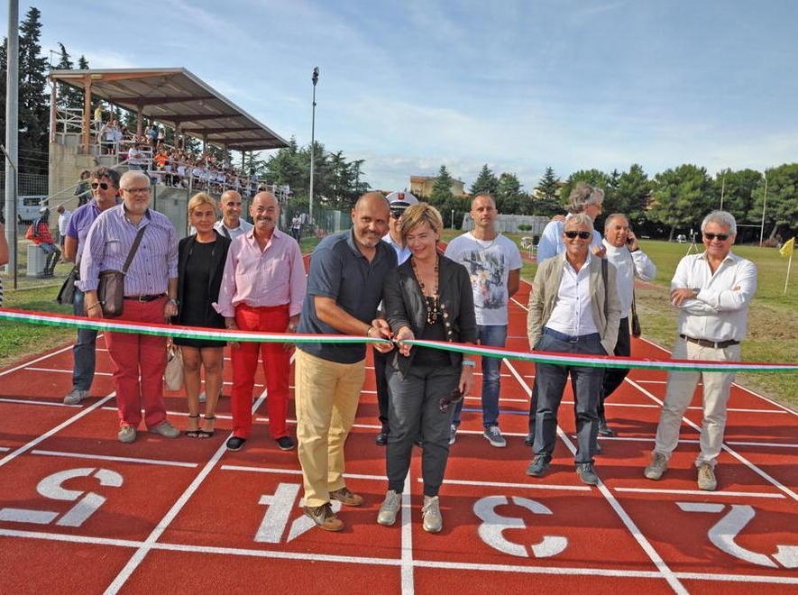 La moglie di Mennea battezza la pista di atletica 