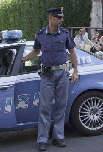 Con un furgone travolge due ragazzi sull’Aurelia