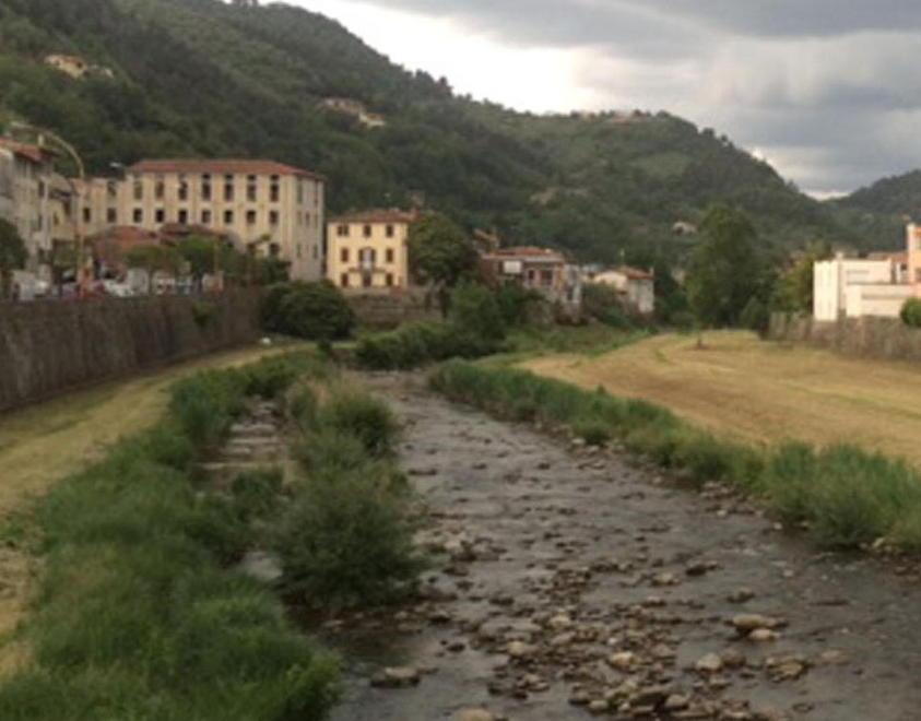Centrale idroelettrica Il comitato va in trincea