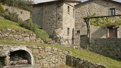 Il buen retiro di Gignago ancora senza la strada