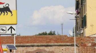 Lavori urgenti alla linea elettrica, chiuso il ponte Santa Trinita