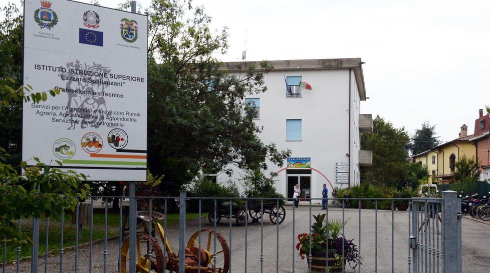Studenti-cuochi alla Festa Bufera bipartisan sul Pd 
