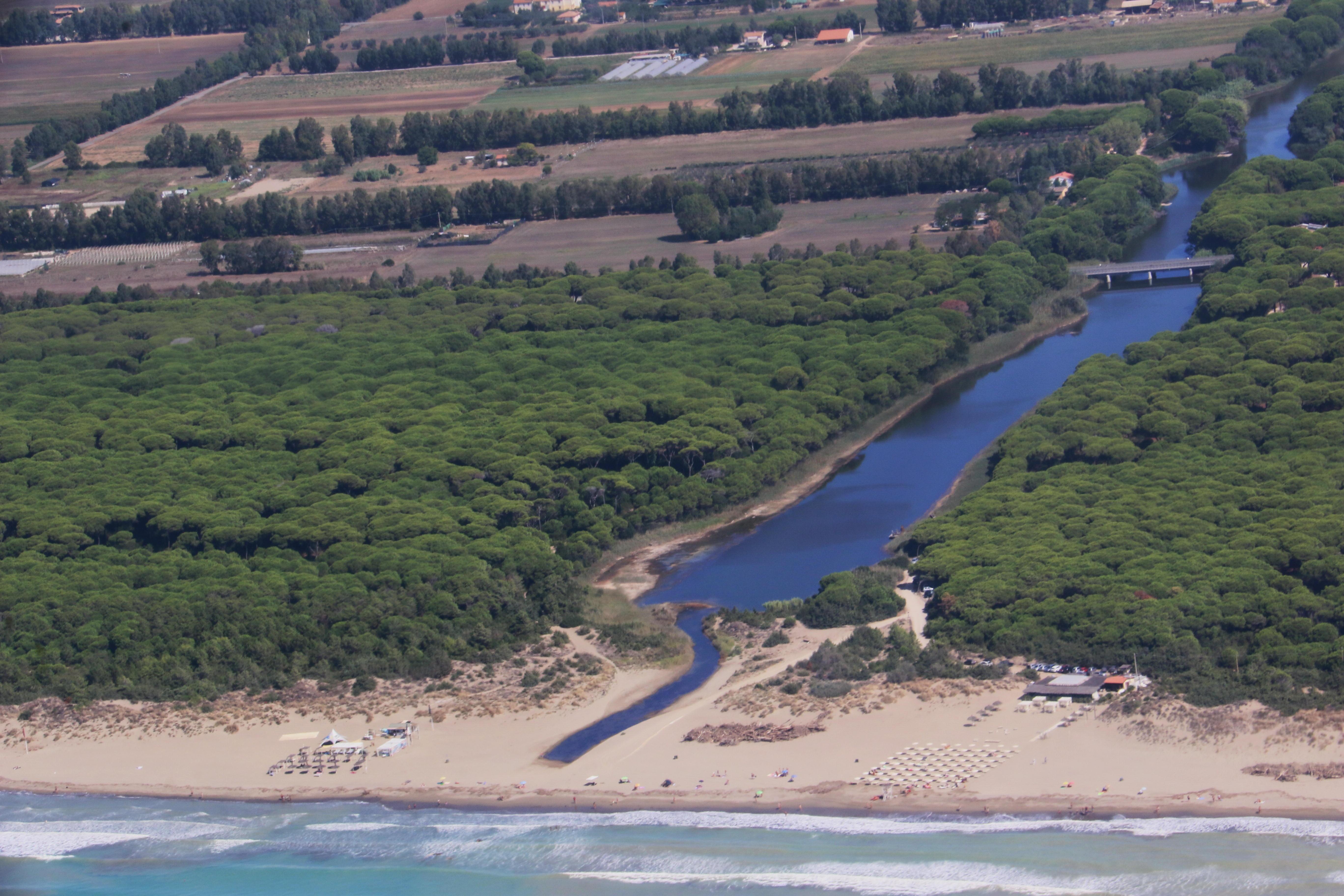 La spiaggia di Fiumara dove era vietata la balneazione