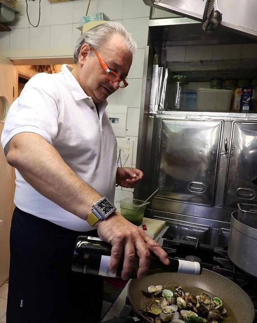«A Carrara servono più negozi» 
