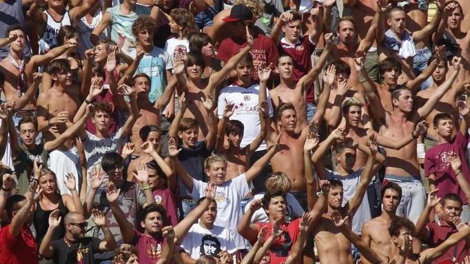Tifosi pronti, in 250 in partenza per Novara