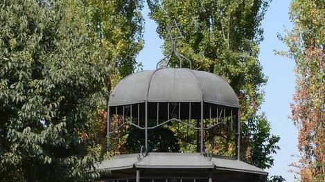 Magnalonga, il ricavato servirà per ripulire le statue