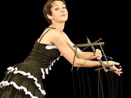 L’omaggio agli anni ’30 con le marionette di “Varietà Prestige” 