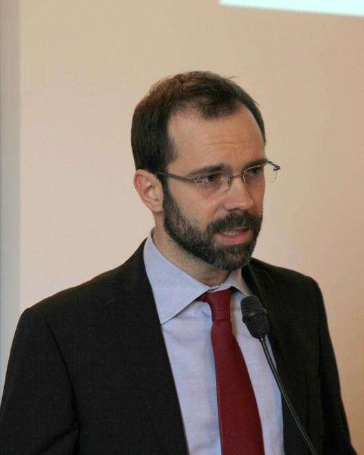 Acqua pubblica, Vaccari striglia Sassi 