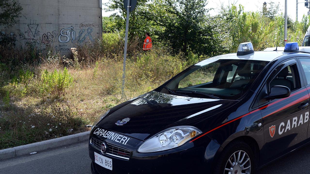 Accoltella il coinquilino: arrestato un uomo di 65 anni