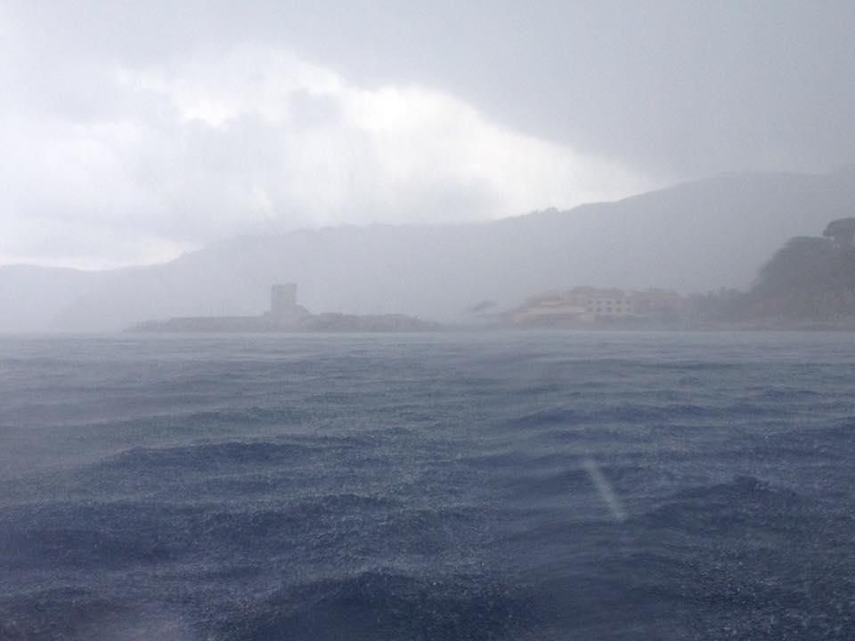 Il temporale su Marciana Marina visto dal mare