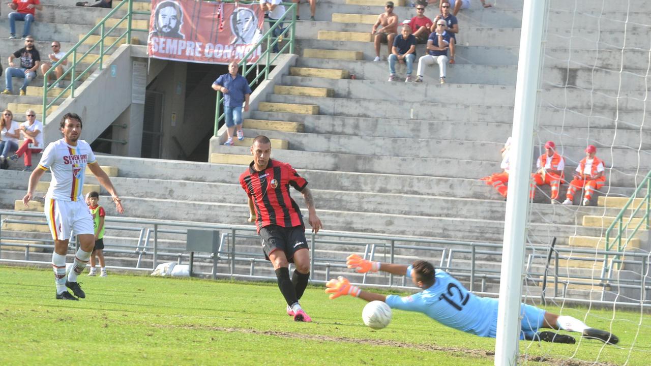 Riscatto Lucchese, 3-0 alla Lupa Roma