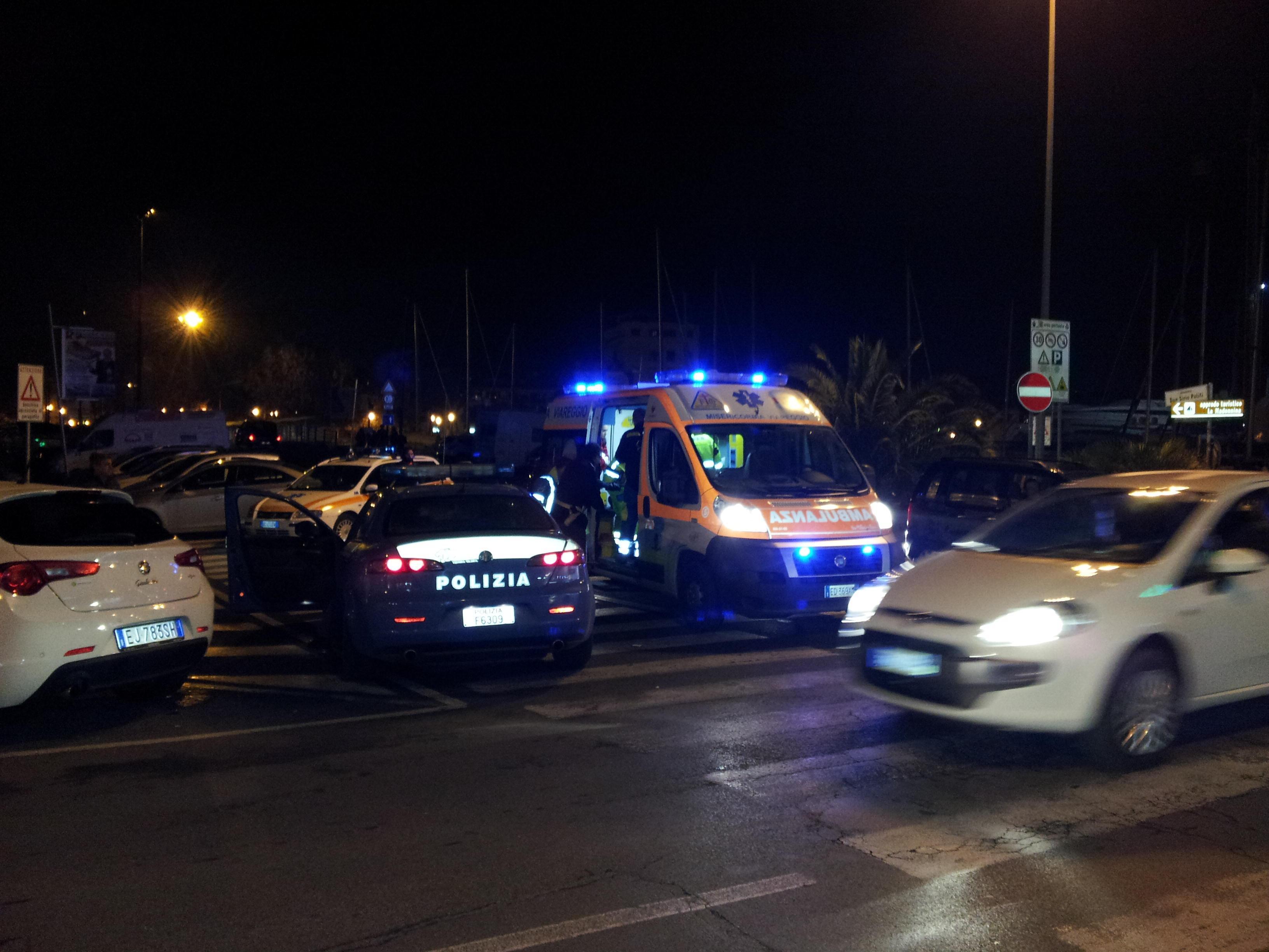 Polizia e ambulanze in via Coppino (foto d'archivio)