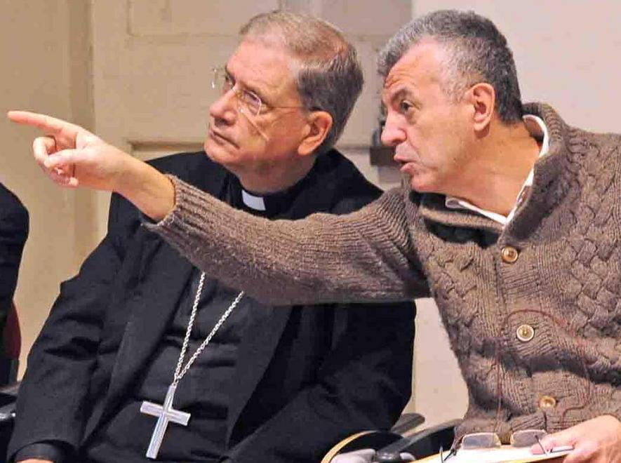 Il vescovo: le case e le chiese siano aperte ai migranti 
