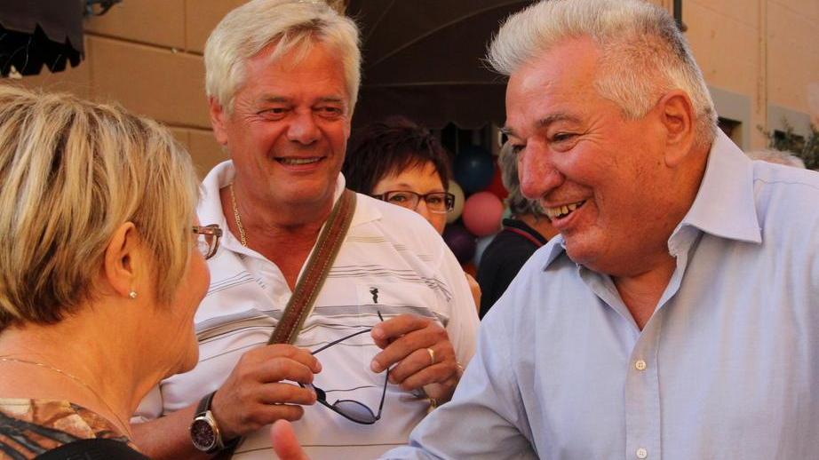 Festa per Carlo, barbiere da 50 anni