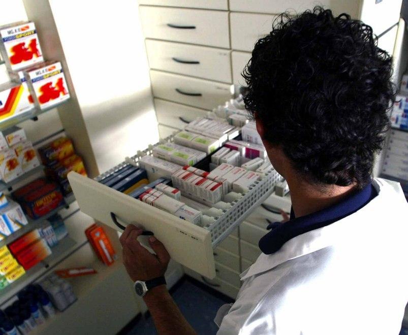 La quarta farmacia apre lungo la via Francesca 