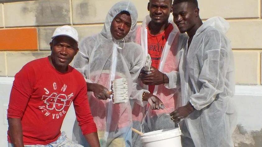 Un pullman per i migranti grazie a Tiemme e Parodi