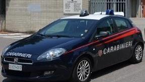Minacciato con i coltelli Rapinato in pieno centro