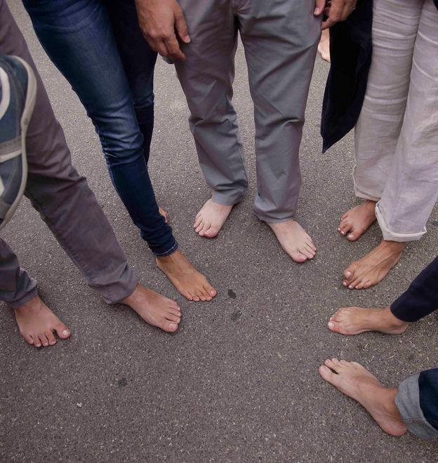 Marcia degli scalzi: senza scarpe per i profughi 