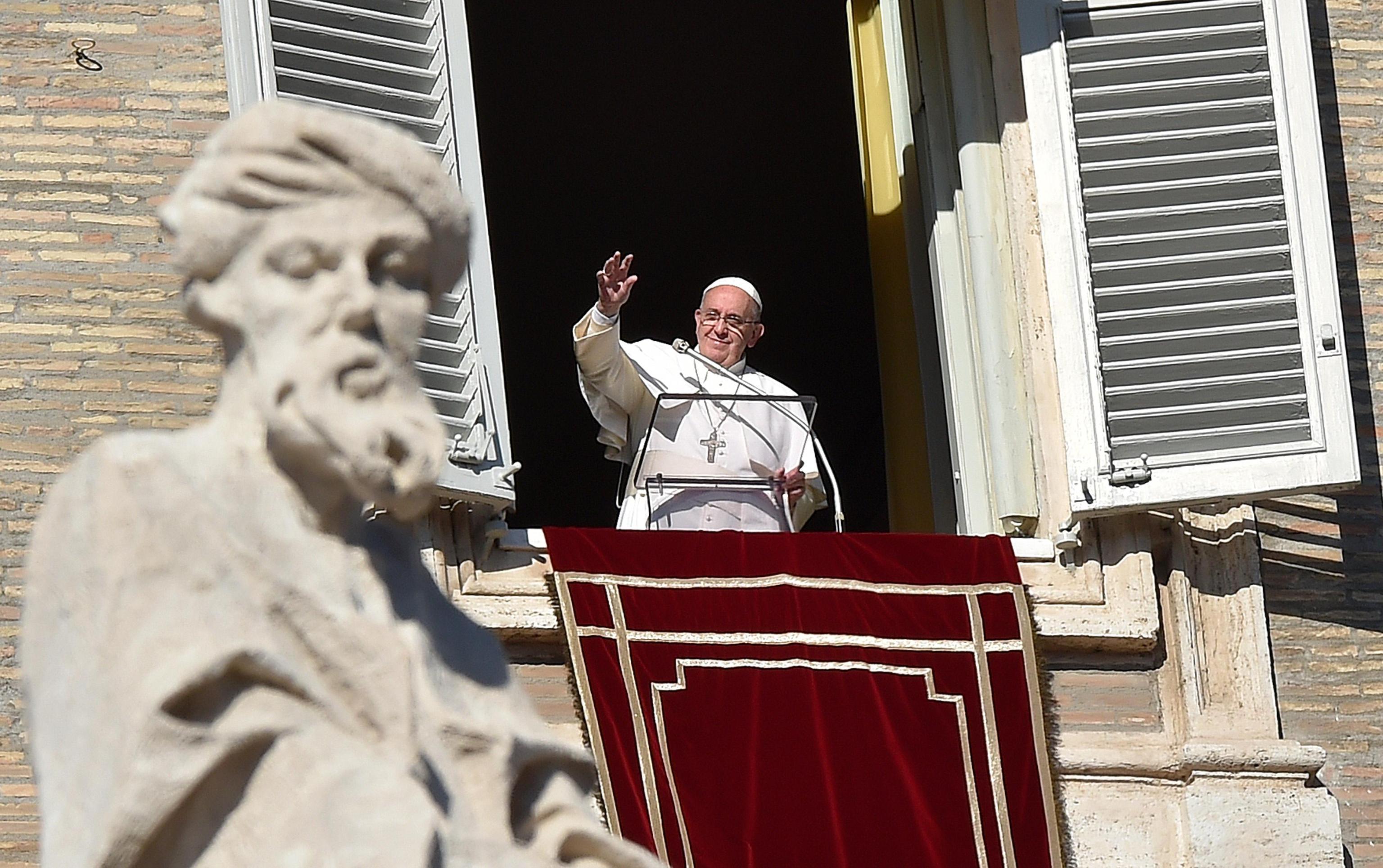 L'appello del Papa: “Nessuno si salva da solo”