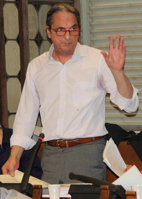Cenni: «Un disastro». Paradiso: «Da abolire» 