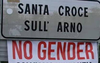Scuola, striscioni contro la teoria gender 