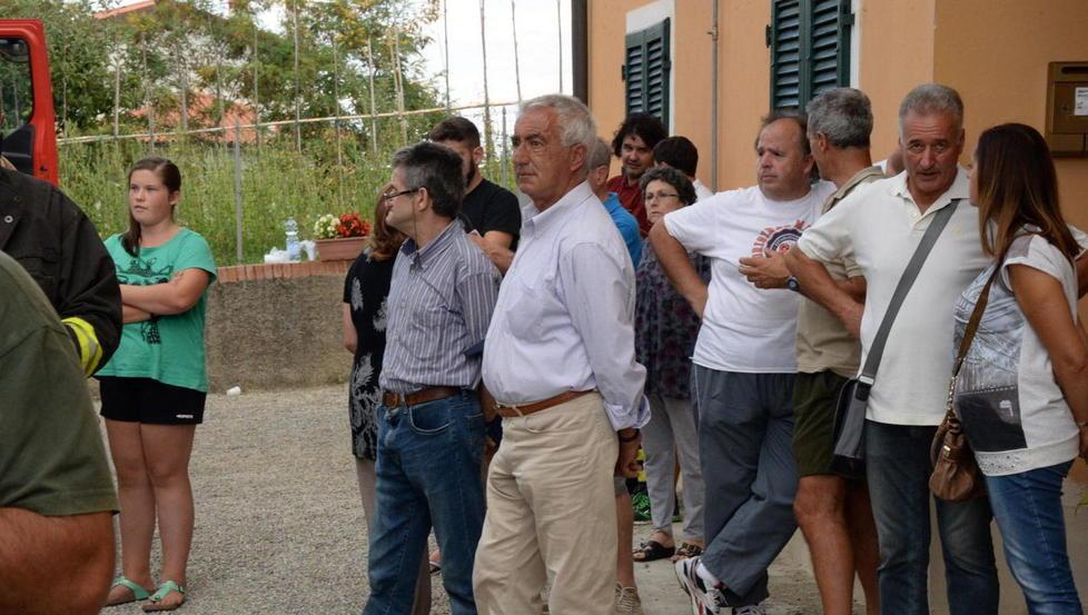 L’incendio nel garage rende inagibile una casa 