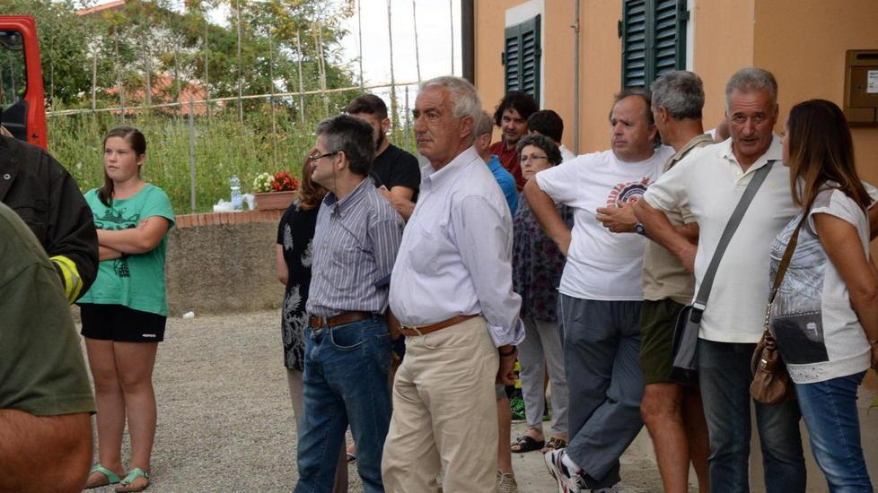 L’incendio nel garage rende inagibile una casa