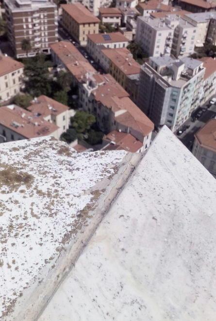 Due parà si lanciano dal Grattacielo 