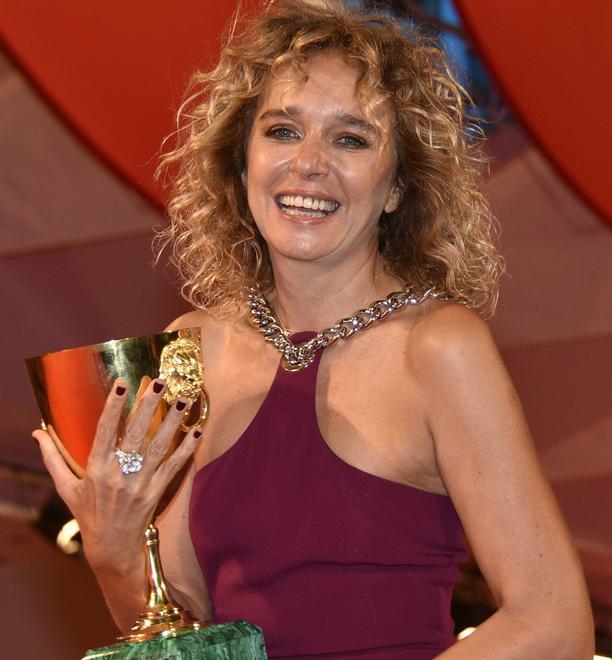 Coppa Volpi a Valeria Golino ma il Leone è sudamericano 