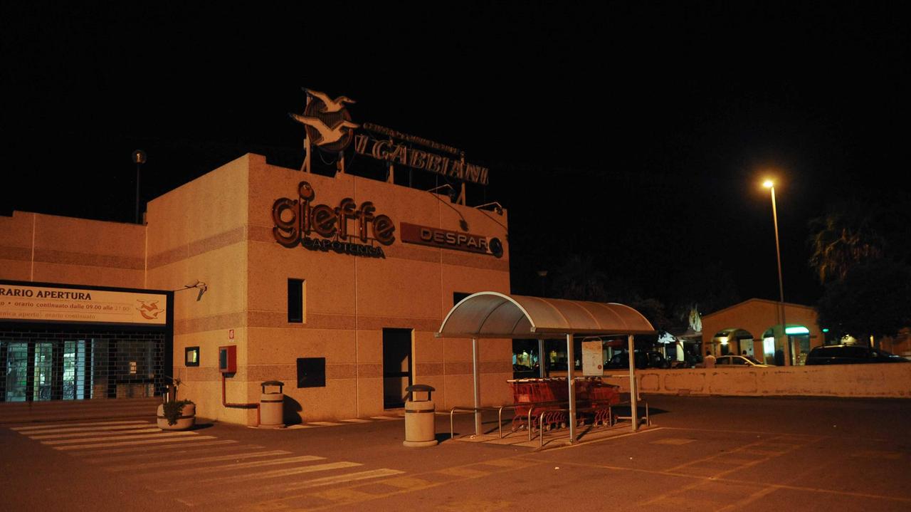 Il centro commerciale I Gabbiani di Capoterra in un'immagine d'archivio