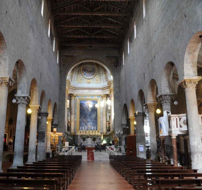Dopo cena si aprono le porte della cattedrale di San Zeno 