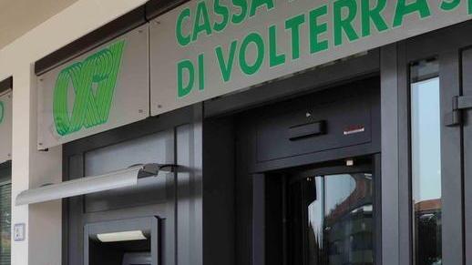 Sessanta esuberi alla Cassa di Volterra. Il rebus sostituzioni