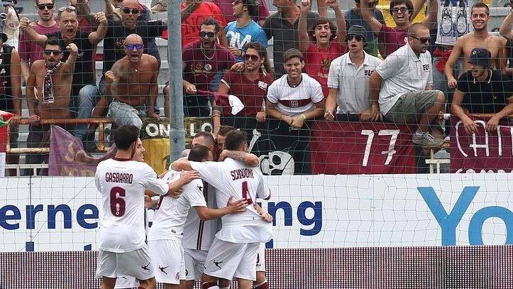 Livorno, un applauso lungo 180 minuti