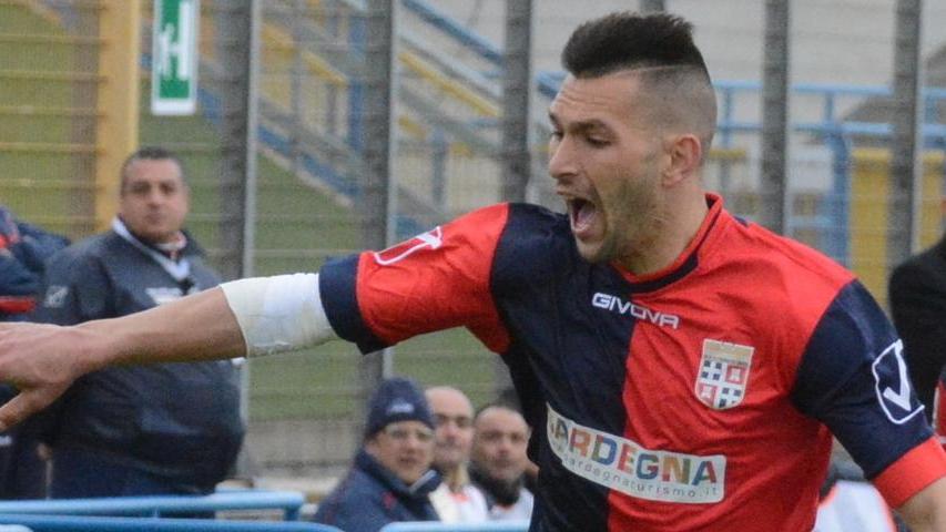 Il mercato va a rilento 13 i tesserati rossoblù