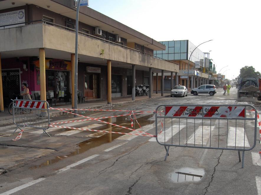 La rete idrica ha fatto crac: via Galvani come un fiume 