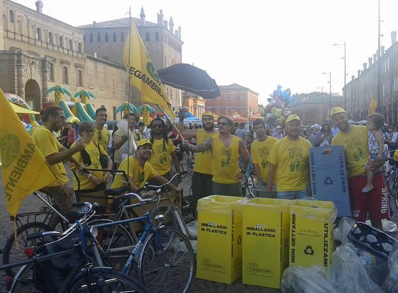 Tanti volontari per un giorno hanno ripulito la città