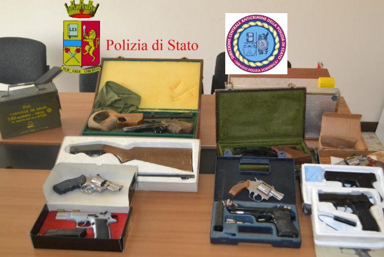 Va al bar con la pistola del padre, 31enne denunciato