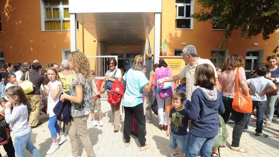 Scuola, riprendono le lezioni per circa 34.000 studenti