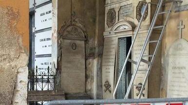 Camposanto comunale lasciato nel degrado