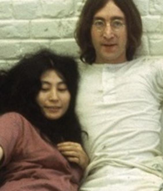Un segno della pace per ricordare Lennon