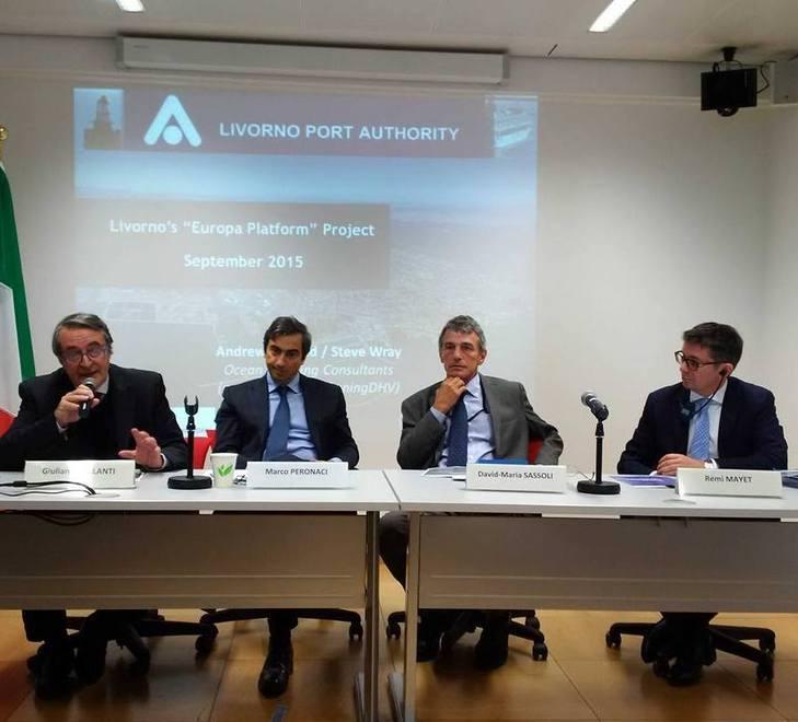 Giuliano Gallanti durante la presentazione della Darsena Europa a Bruxelles